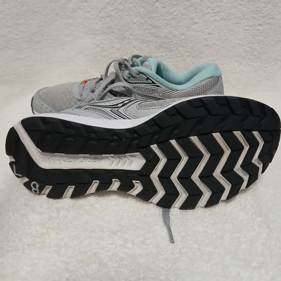 Women's Saucony Gray and Teal Cohesion 13 Athletic Shoes - Picture 2 of 7